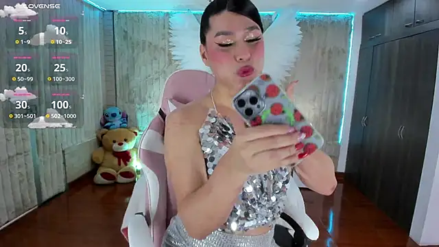 Snapshot of floryn_susana chatting on 12.31.24 floryn susana online show from 12.31.24