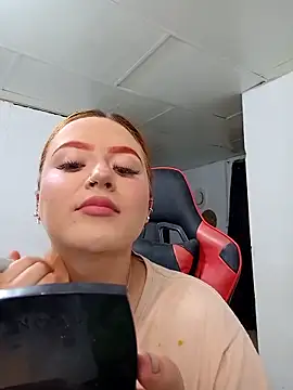 Snapshot of mia_anyeli chatting on 02.21.25 mia anyeli online show from 02.21.25