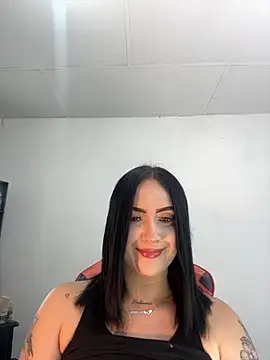 Snapshot of mia_anyeli chatting on 10.22.25 mia anyeli online show from 10.22.25
