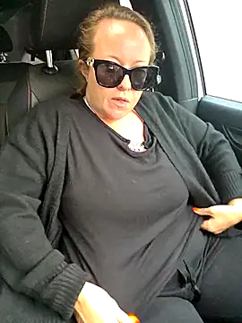 julimonroe online show from 10.07.25