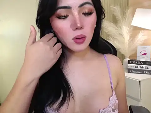 Snapshot of Martha_pookerxxx chatting on 12.18.24 Martha pookerxxx online show from 12.18.24
