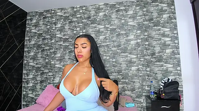 Snapshot of HeidyWillss chatting on 09.19.25 HeidyWillss online show from 09.19.25