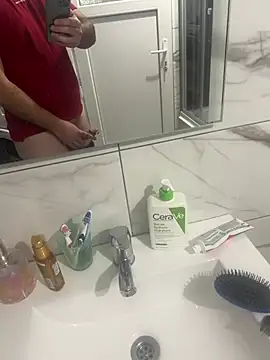 Snapshot of Vld121 chatting on 01.29.25 Vld121 online show from 01.29.25