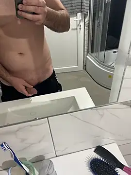 Snapshot of Vld121 chatting on 02.05.25 Vld121 online show from 02.05.25