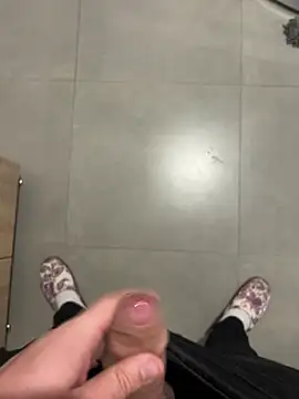 Snapshot of Vld121 chatting on 02.24.25 Vld121 online show from 02.24.25