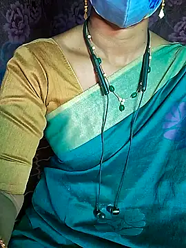 Snapshot of XBHUUME chatting on 01.01.25 XBHUUME online show from 01.01.25