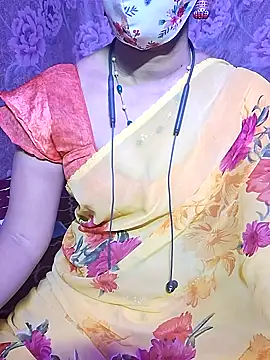 Snapshot of XBHUUME chatting on 01.31.25 XBHUUME online show from 01.31.25