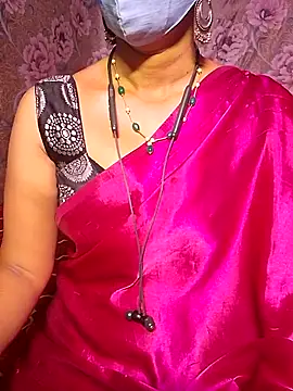 Snapshot of XBHUUME chatting on 03.20.25 XBHUUME online show from 03.20.25