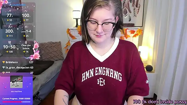 Snapshot of HunnyyLove chatting on 03.09.25 HunnyyLove online show from 03.09.25