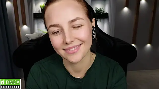 Snapshot of Mira_Mermayd chatting on 12.22.24 Mira Mermayd online show from 12.22.24