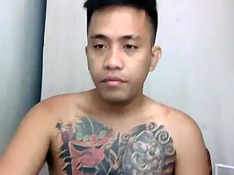 Snapshot of Thyler08 chatting on 12.11.24 Thyler08 online show from 12.11.24