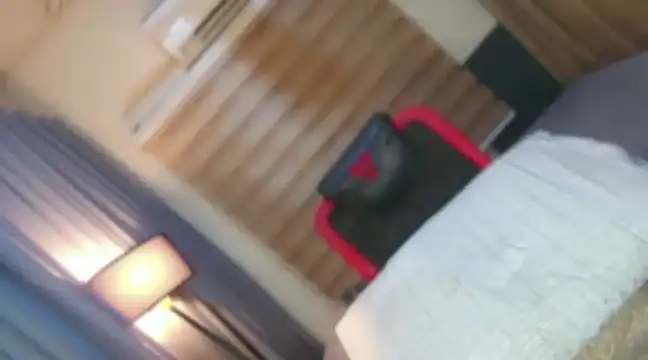 Snapshot of bella_maxwel chatting on 12.21.24 bella maxwel online show from 12.21.24