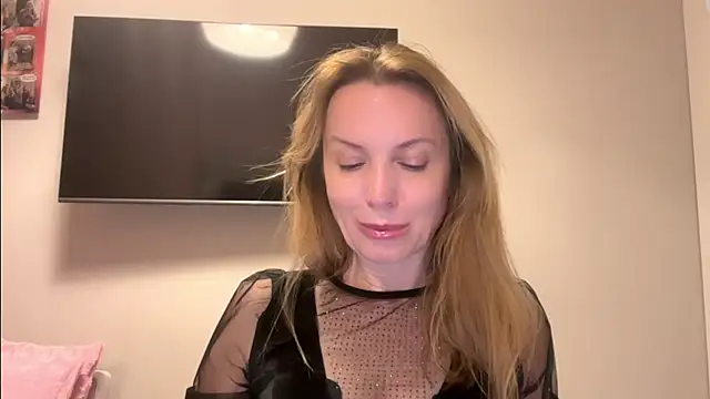 Snapshot of RachellAmazing chatting on 03.20.25 RachellAmazing online show from 03.20.25