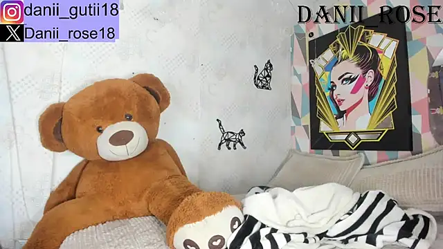 Snapshot of dani_rosee chatting on 03.19.25 dani rosee online show from 03.19.25