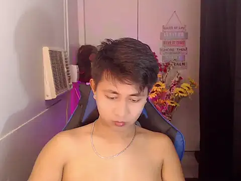 Snapshot of khael_moreno chatting on 11.15.25 khael moreno online show from 11.15.25