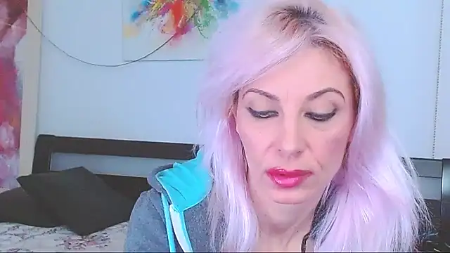 HoneyLara online show from 03.02.25