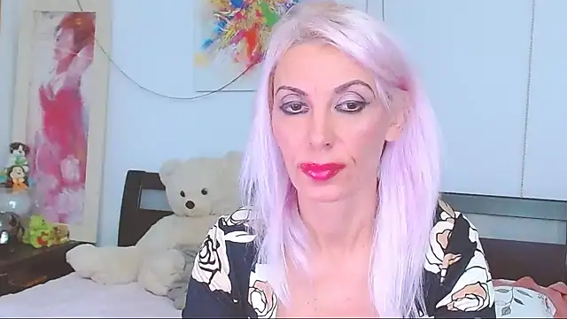 HoneyLara online show from 10.02.25