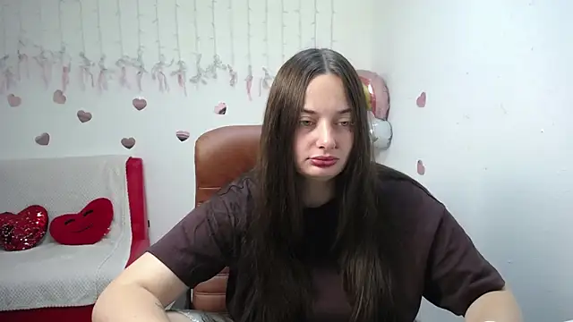 Snapshot of MilanaPrice chatting on 09.18.25 MilanaPrice online show from 09.18.25