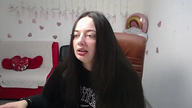 Snapshot of MilanaPrice chatting on 10.12.25 MilanaPrice online show from 10.12.25