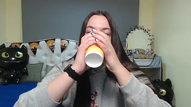 Snapshot of MilanaPrice chatting on 10.24.25 MilanaPrice online show from 10.24.25