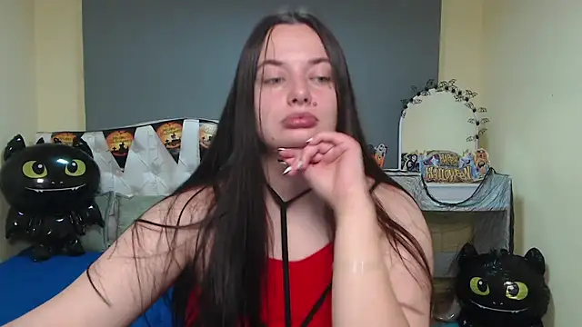 Snapshot of MilanaPrice chatting on 10.25.25 MilanaPrice online show from 10.25.25