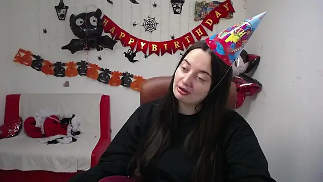 Snapshot of MilanaPrice chatting on 10.26.25 MilanaPrice online show from 10.26.25