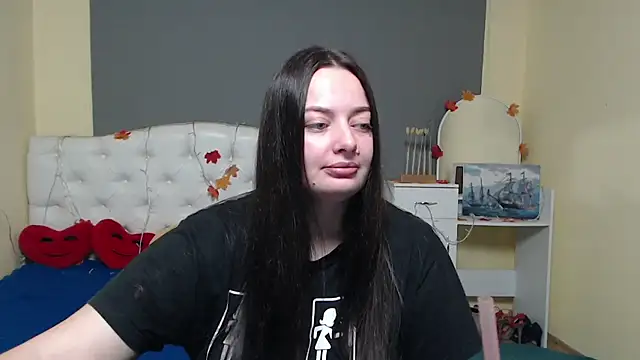 Snapshot of MilanaPrice chatting on 11.29.25 MilanaPrice online show from 11.29.25