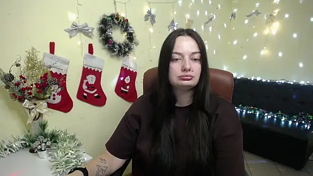 Snapshot of MilanaPrice chatting on 12.02.25 MilanaPrice online show from 12.02.25