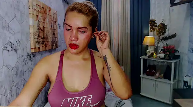 Snapshot of QueenDivineTsx chatting on 12.07.24 QueenDivineTsx online show from 12.07.24