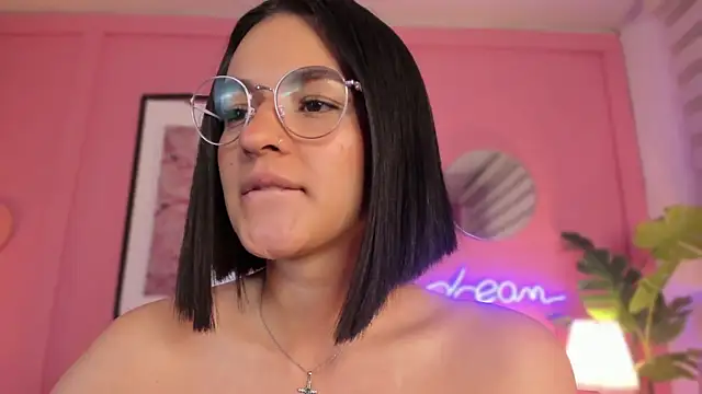 Snapshot of SoySaraa chatting on 01.22.25 SoySaraa online show from 01.22.25