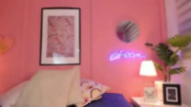 Snapshot of SoySaraa chatting on 02.28.25 SoySaraa online show from 02.28.25