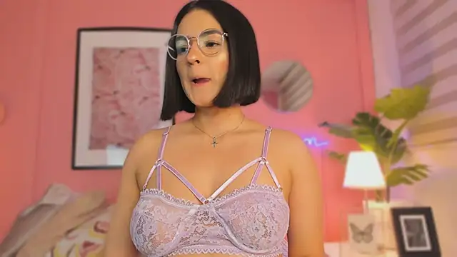 Snapshot of SoySaraa chatting on 03.14.25 SoySaraa online show from 03.14.25