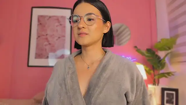 Snapshot of SoySaraa chatting on 03.15.25 SoySaraa online show from 03.15.25