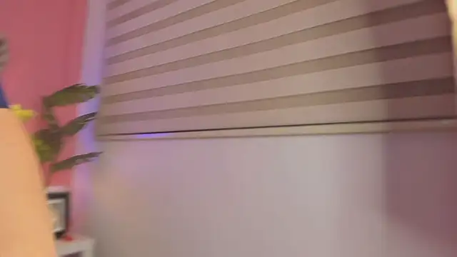 Snapshot of SoySaraa chatting on 10.15.25 SoySaraa online show from 10.15.25