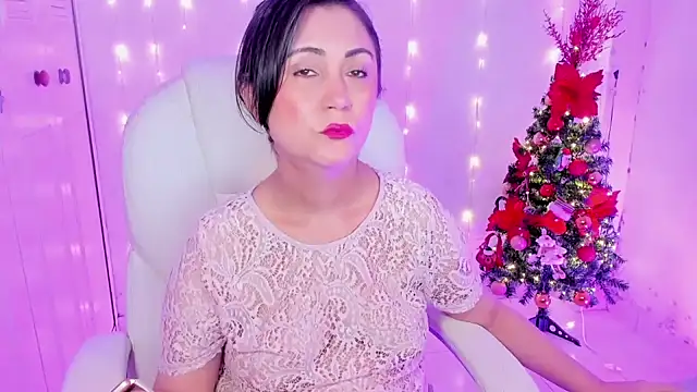 Snapshot of danielahot66 chatting on 12.24.24 danielahot66 online show from 12.24.24