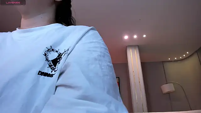 Snapshot of MartinnaBonnet chatting on 03.22.25 MartinnaBonnet online show from 03.22.25