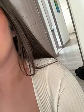 Snapshot of anli5 chatting on 12.16.24 anli5 online show from 12.16.24