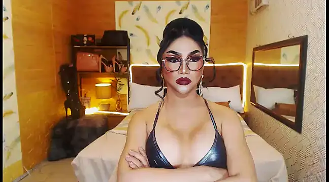 Snapshot of MeatyhorsecockMistress chatting on 02.15.25 MeatyhorsecockMistress online show from 02.15.25