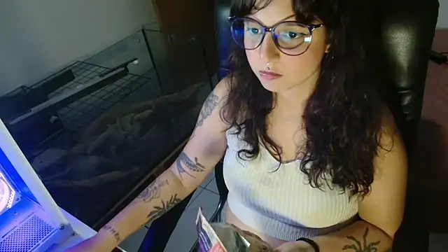 Snapshot of myamillor chatting on 01.10.25 myamillor online show from 01.10.25