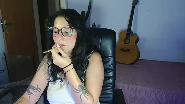 Snapshot of myamillor chatting on 02.19.25 myamillor online show from 02.19.25