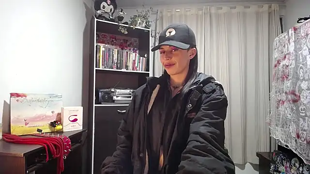 Snapshot of Cocain_Atenea chatting on 10.04.25 Cocain Atenea online show from 10.04.25