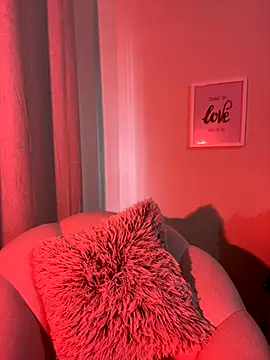 Snapshot of loolla_23 chatting on 09.20.25 loolla 23 online show from 09.20.25