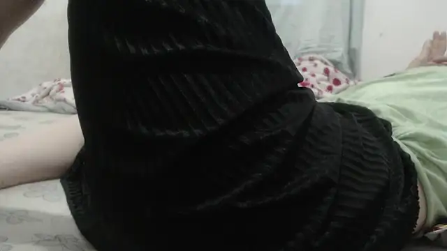 Kittywhiteass online show from 03.21.25