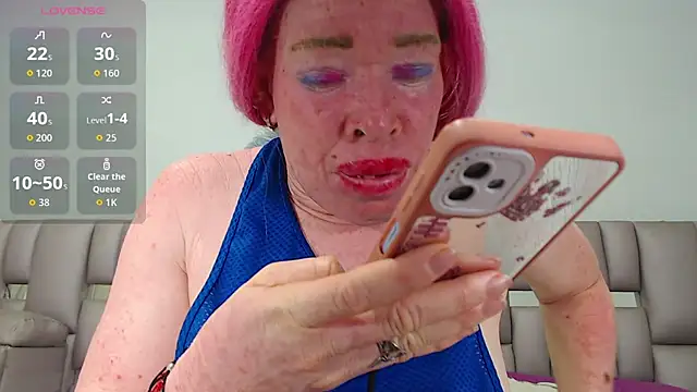 Kittywhiteass online show from 11.13.25