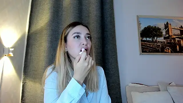 Assh lee  online show from 10.21.25