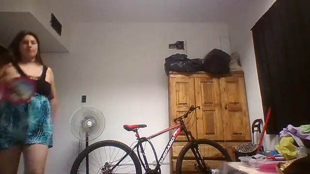 Snapshot of La_pauli_latina chatting on 12.10.24 La pauli latina online show from 12.10.24