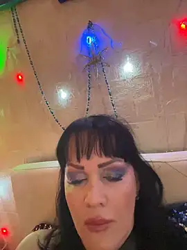 Snapshot of Lolaley2 chatting on 02.11.25 Lolaley2 online show from 02.11.25