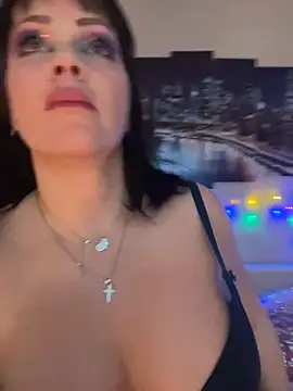 Snapshot of Lolaley2 chatting on 02.14.25 Lolaley2 online show from 02.14.25