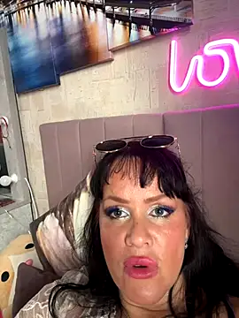 Snapshot of Lolaley2 chatting on 10.12.25 Lolaley2 online show from 10.12.25