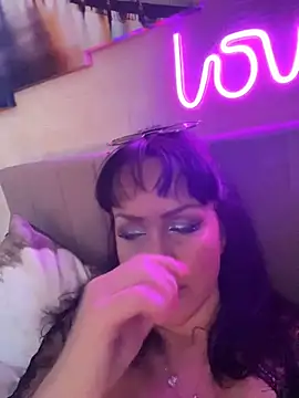 Snapshot of Lolaley2 chatting on 10.16.25 Lolaley2 online show from 10.16.25